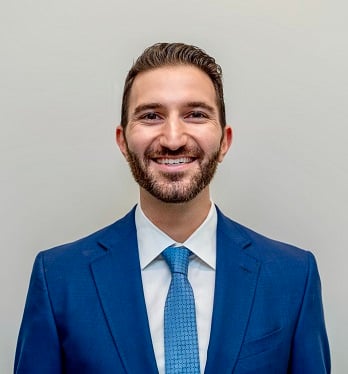 Twin cities oral surgeon, Dr. Matthew Yekikian